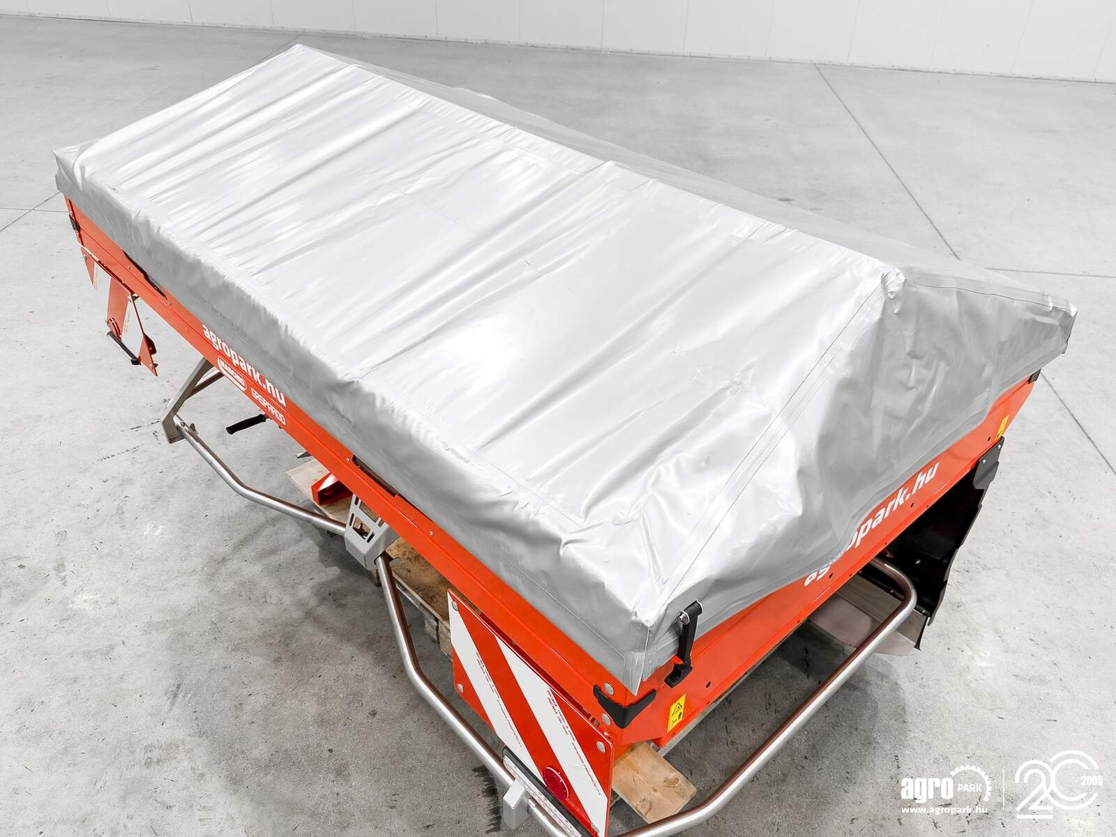 Düngerstreuer of the type Maschio Primo E218 1805 liter, 12-36 m fertilizer spreader, Gebrauchtmaschine in Csengele (Picture 27)