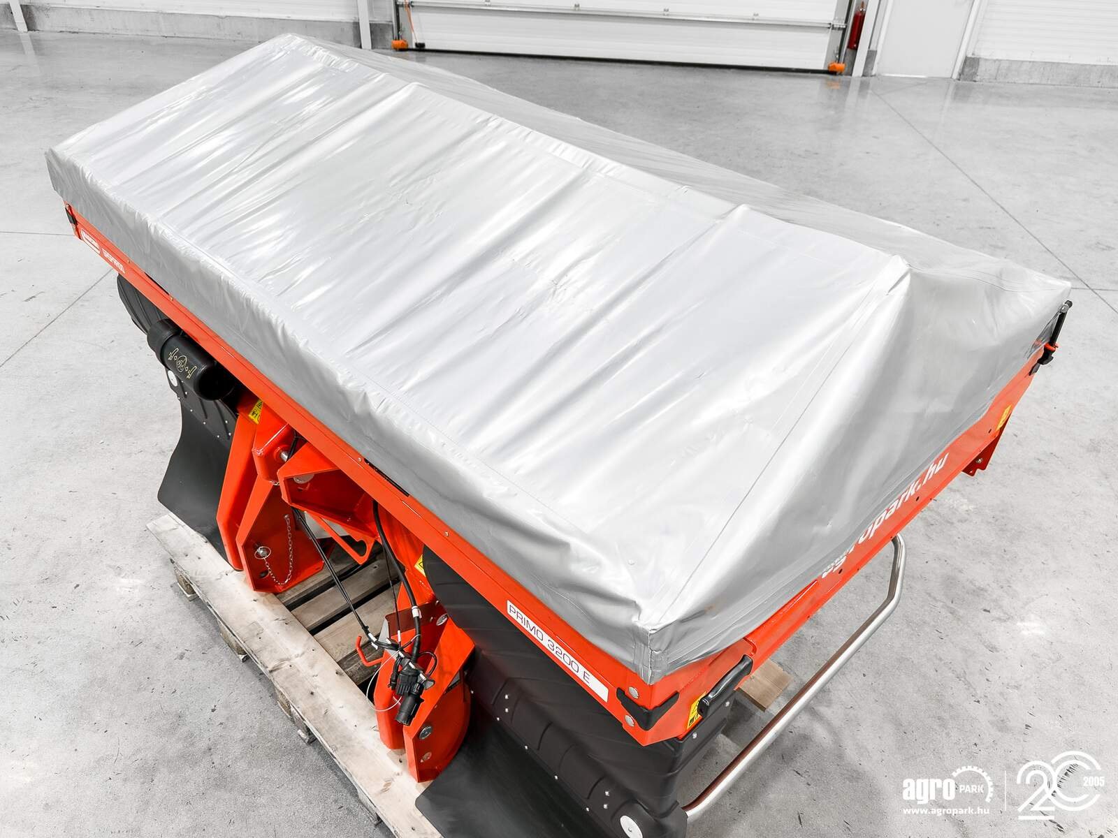 Düngerstreuer of the type Maschio Primo E218 1805 liter, 12-36 m fertilizer spreader, Gebrauchtmaschine in Csengele (Picture 28)