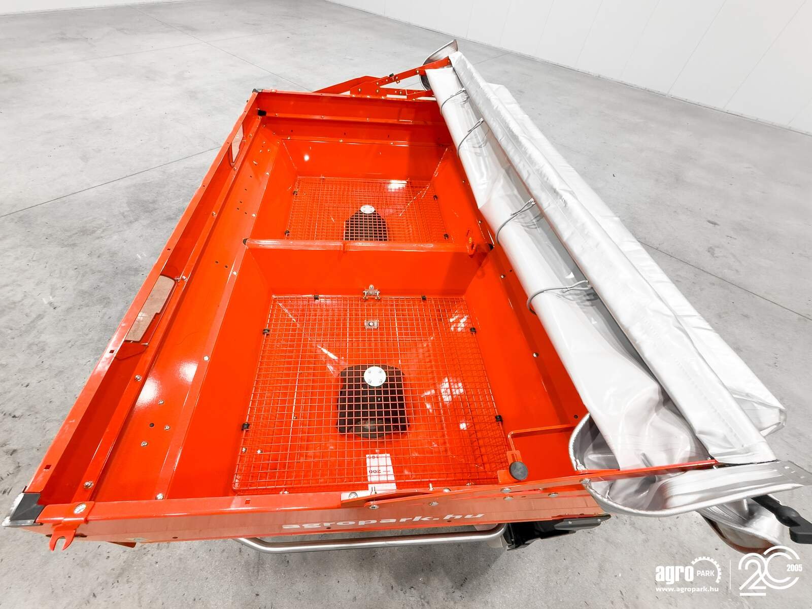 Düngerstreuer of the type Maschio Primo E218 1805 liter, 12-36 m fertilizer spreader, Gebrauchtmaschine in Csengele (Picture 29)