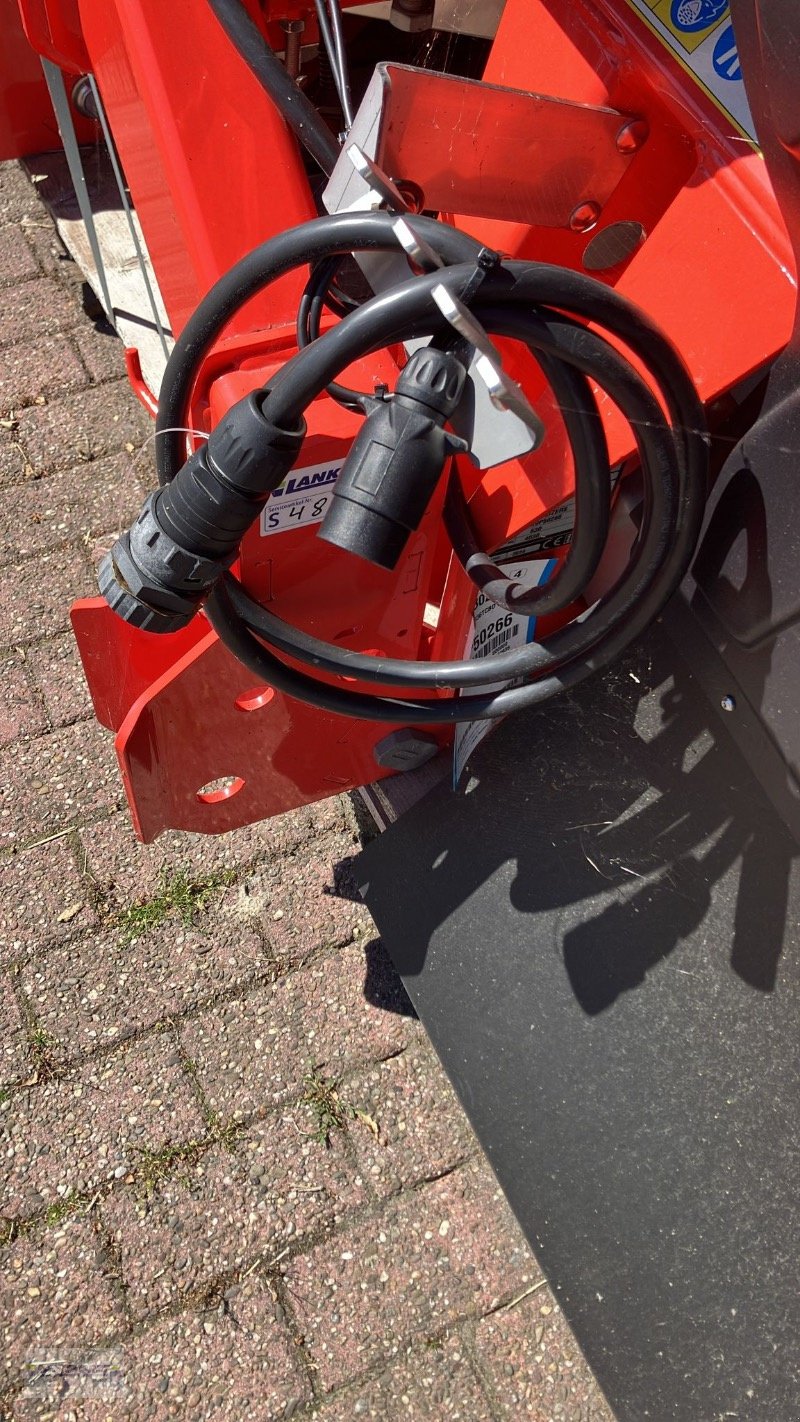 Düngerstreuer des Typs Maschio PRIMO EW ISOTRONIC, Neumaschine in Filsum (Bild 4)