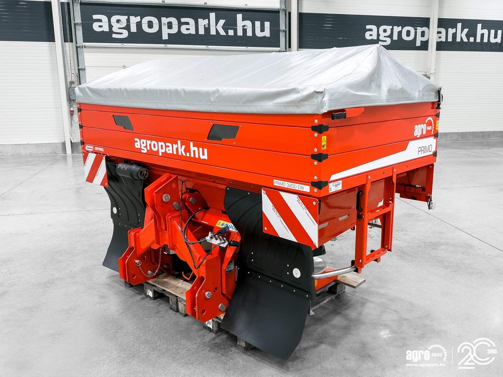 Düngerstreuer типа Maschio Primo EW332 3210 liter, 12-36 m fertilizer spreader, Gebrauchtmaschine в Csengele (Фотография 3)