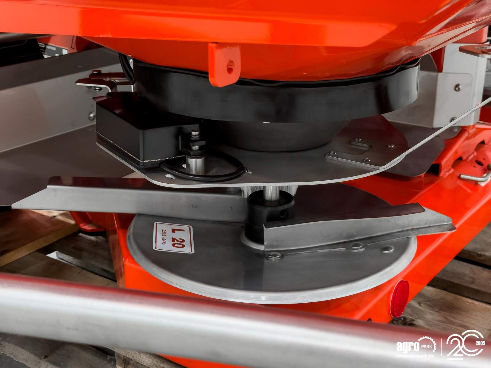 Düngerstreuer типа Maschio Primo EW332 3210 liter, 12-36 m fertilizer spreader, Gebrauchtmaschine в Csengele (Фотография 18)