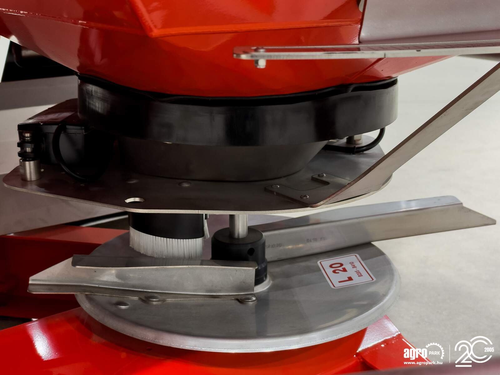 Düngerstreuer типа Maschio Primo EW332 3210 liter, 12-36 m fertilizer spreader, Gebrauchtmaschine в Csengele (Фотография 21)