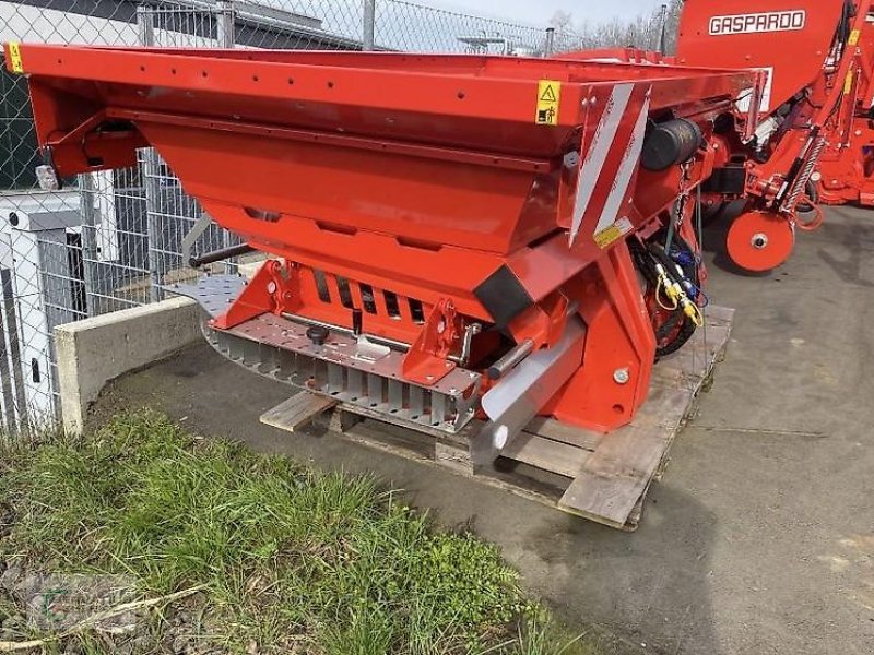 Düngerstreuer van het type Maschio Primo M3 Düngerstreuer mit Grenzstreueinrichtung NEU Sonderpreis, Neumaschine in Rittersdorf (Foto 1)