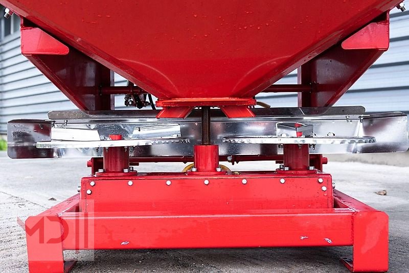 Düngerstreuer des Typs MD Landmaschinen JP Düngerstreuer 800 kg, 1200 kg, 1500 kg,, Neumaschine in Zeven (Bild 4)