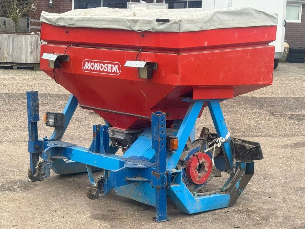 Düngerstreuer Türe ait Monosem Fronttank Kunstmest tank Front tank, Gebrauchtmaschine içinde Ruinerwold (resim 1)