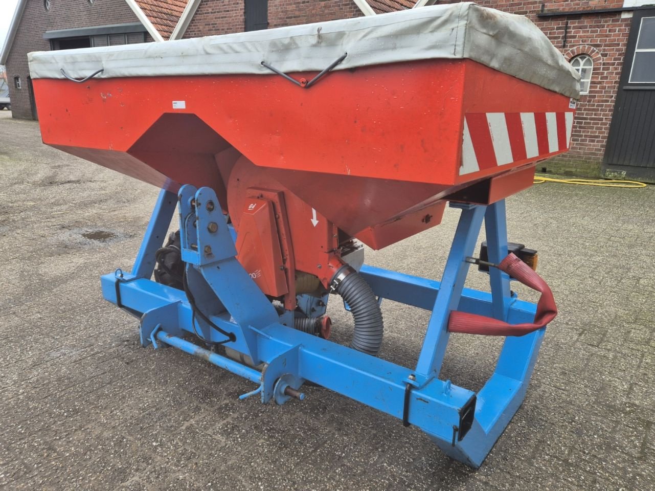 Düngerstreuer za tip Monosem Fronttank, Gebrauchtmaschine u Halle (Slika 4)