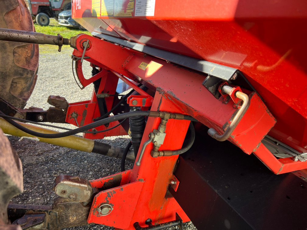 Düngerstreuer typu Quivogne D 903, Gebrauchtmaschine v ST ELIX THEUX (Obrázek 8)