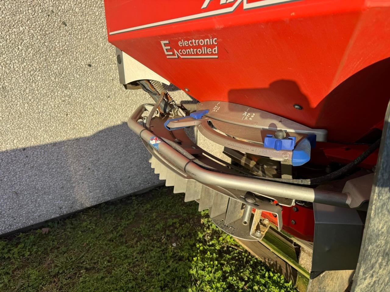 Düngerstreuer of the type Rauch 30.1 AXIS, Gebrauchtmaschine in Bramming (Picture 3)