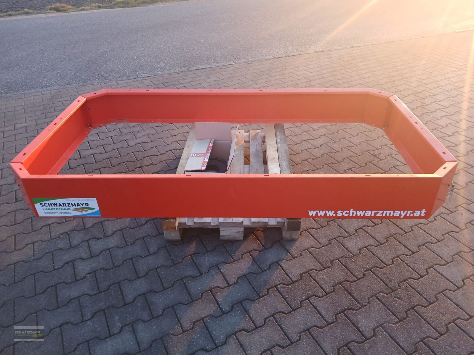 Düngerstreuer des Typs Rauch Aufsatz L800, Neumaschine in Aurolzmünster (Bild 2)