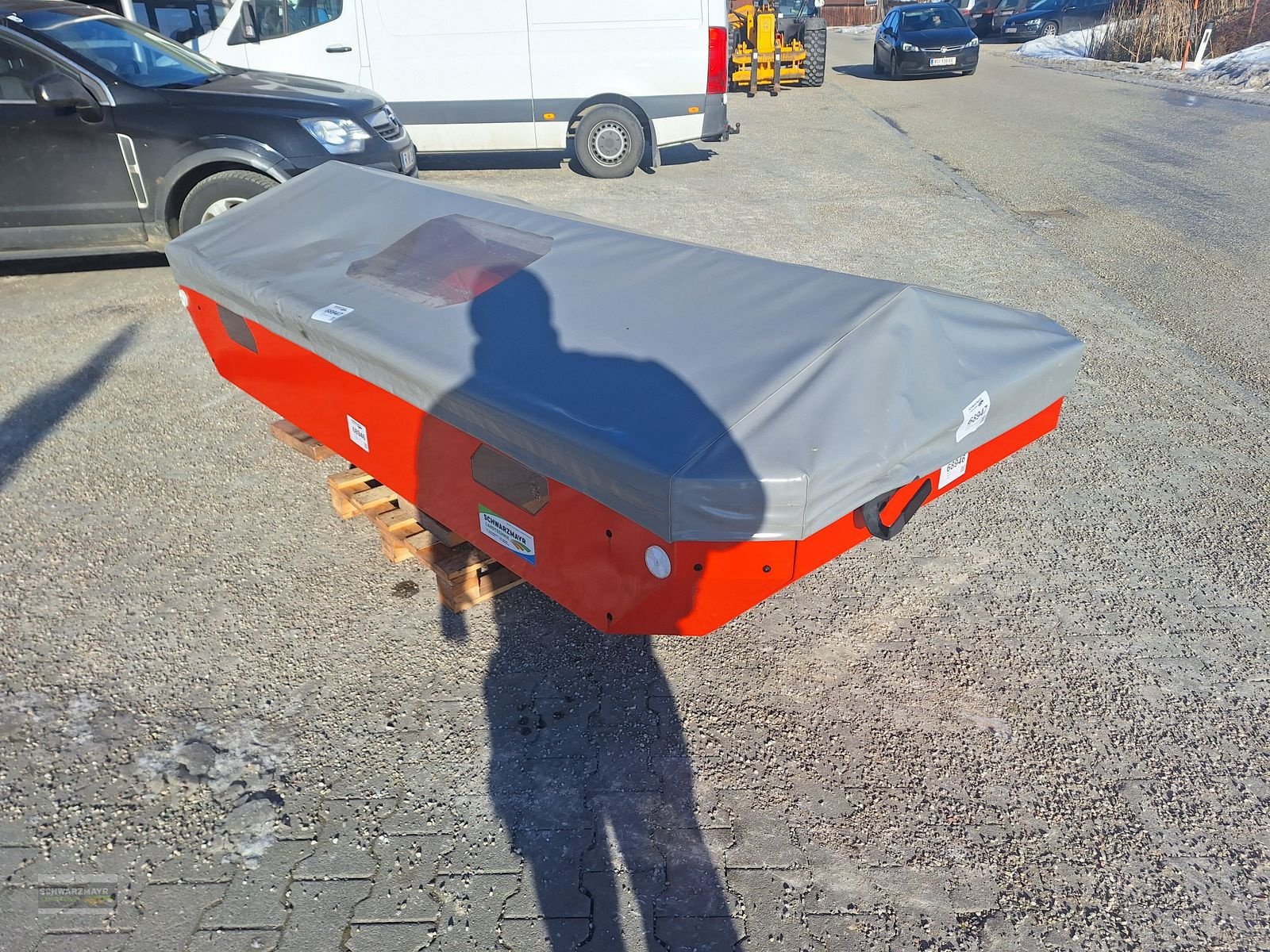 Düngerstreuer of the type Rauch Aufsatz XL 1103 und Plane AP-XL-25.2 zu AXIS Dün, Vorführmaschine in Aurolzmünster (Picture 4)