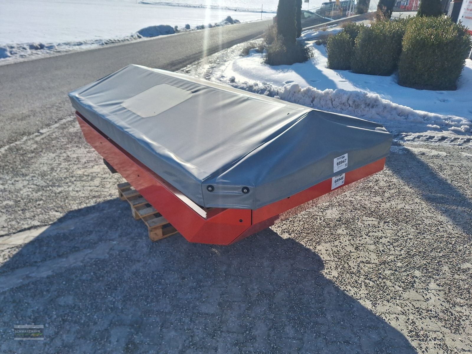 Düngerstreuer of the type Rauch Aufsatz XL 1103 und Plane AP-XL-25.2 zu AXIS Dün, Vorführmaschine in Aurolzmünster (Picture 9)