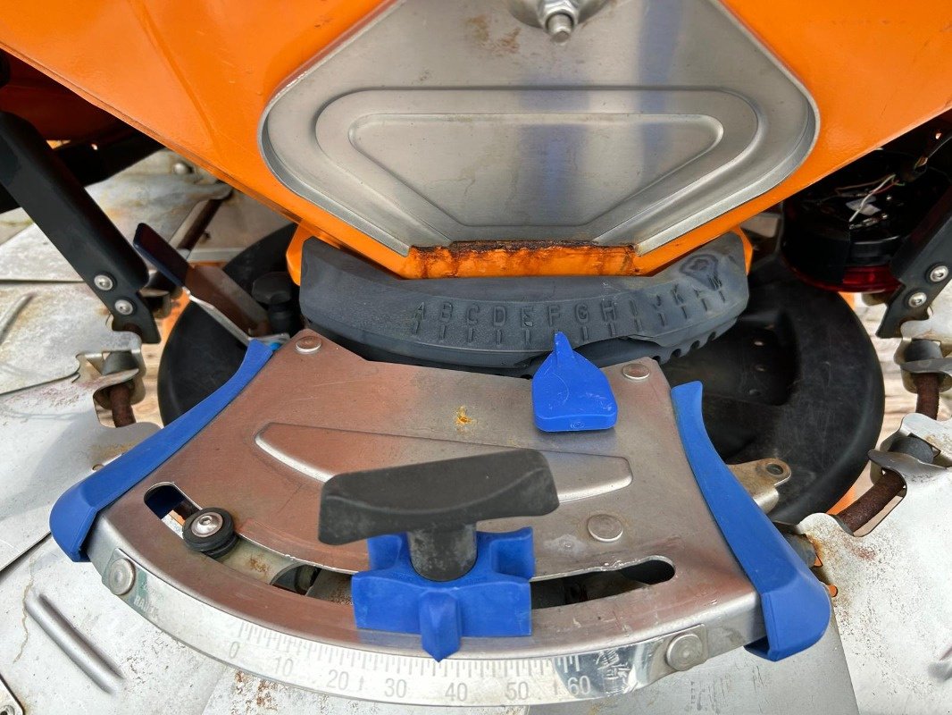 Düngerstreuer des Typs Rauch Axeo 18.1, Gebrauchtmaschine in Sittensen (Bild 11)