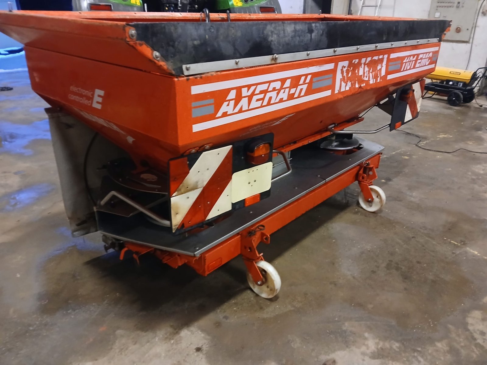 Düngerstreuer типа Rauch Axera H EMC 1101, Gebrauchtmaschine в Uffenheim (Фотография 2)