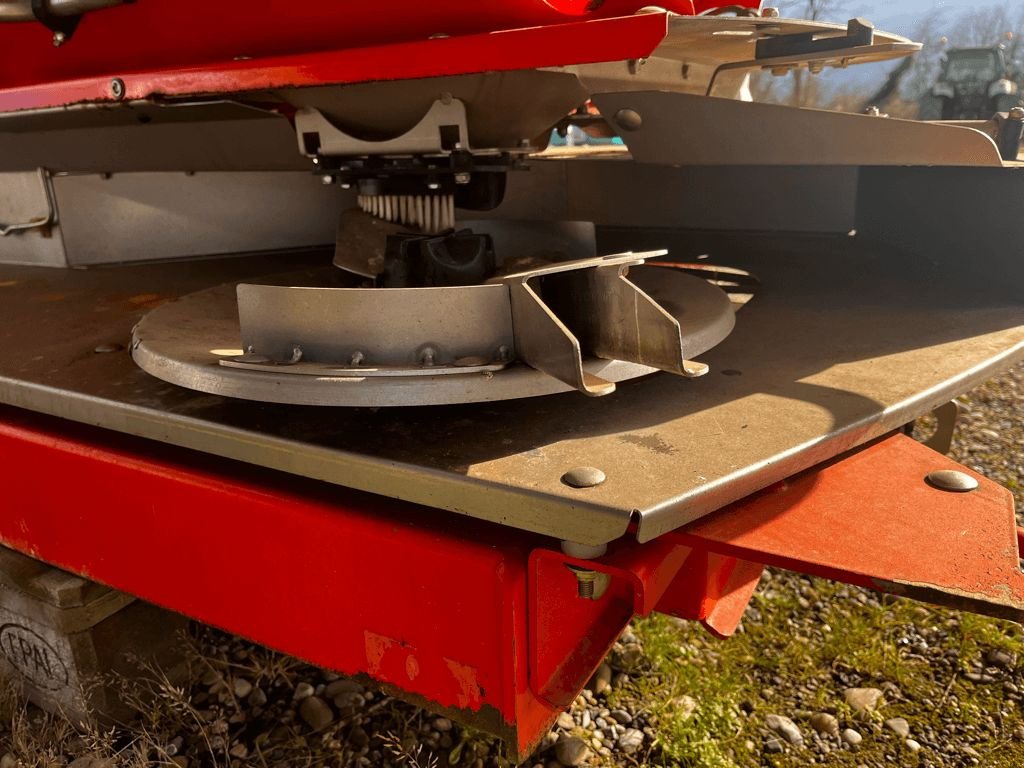 Düngerstreuer of the type Rauch AXERA H/EMC, Gebrauchtmaschine in azerailles (Picture 5)