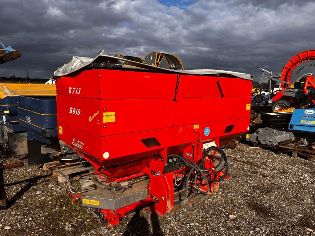 Düngerstreuer of the type Rauch AXERA H/EMC, Gebrauchtmaschine in azerailles (Picture 1)