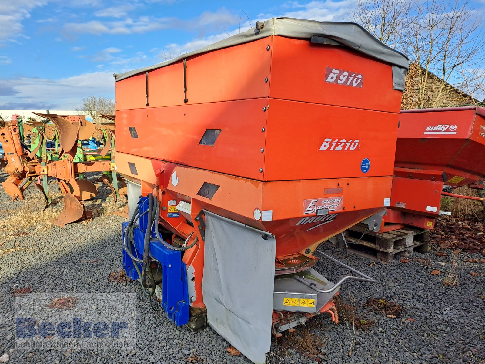 Düngerstreuer of the type Rauch Axera H EMC, Gebrauchtmaschine in Weimar-Niederwalgern (Picture 1)