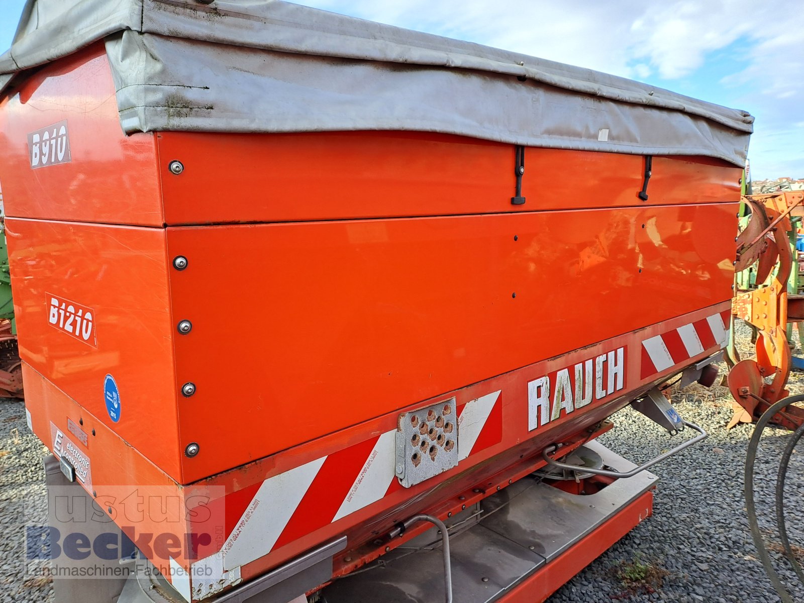 Düngerstreuer of the type Rauch Axera H EMC, Gebrauchtmaschine in Weimar-Niederwalgern (Picture 3)