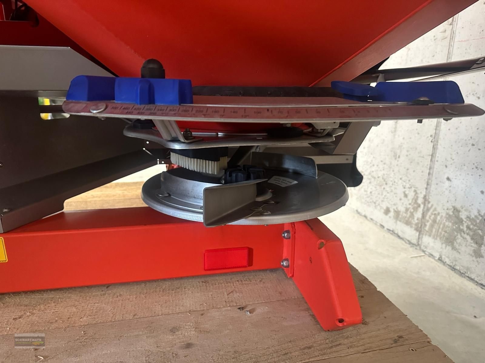 Düngerstreuer типа Rauch AXIS 20.1 W mit 1.300 Liter Aufsatz und Abdeckpl, Gebrauchtmaschine в Aurolzmünster (Фотография 5)