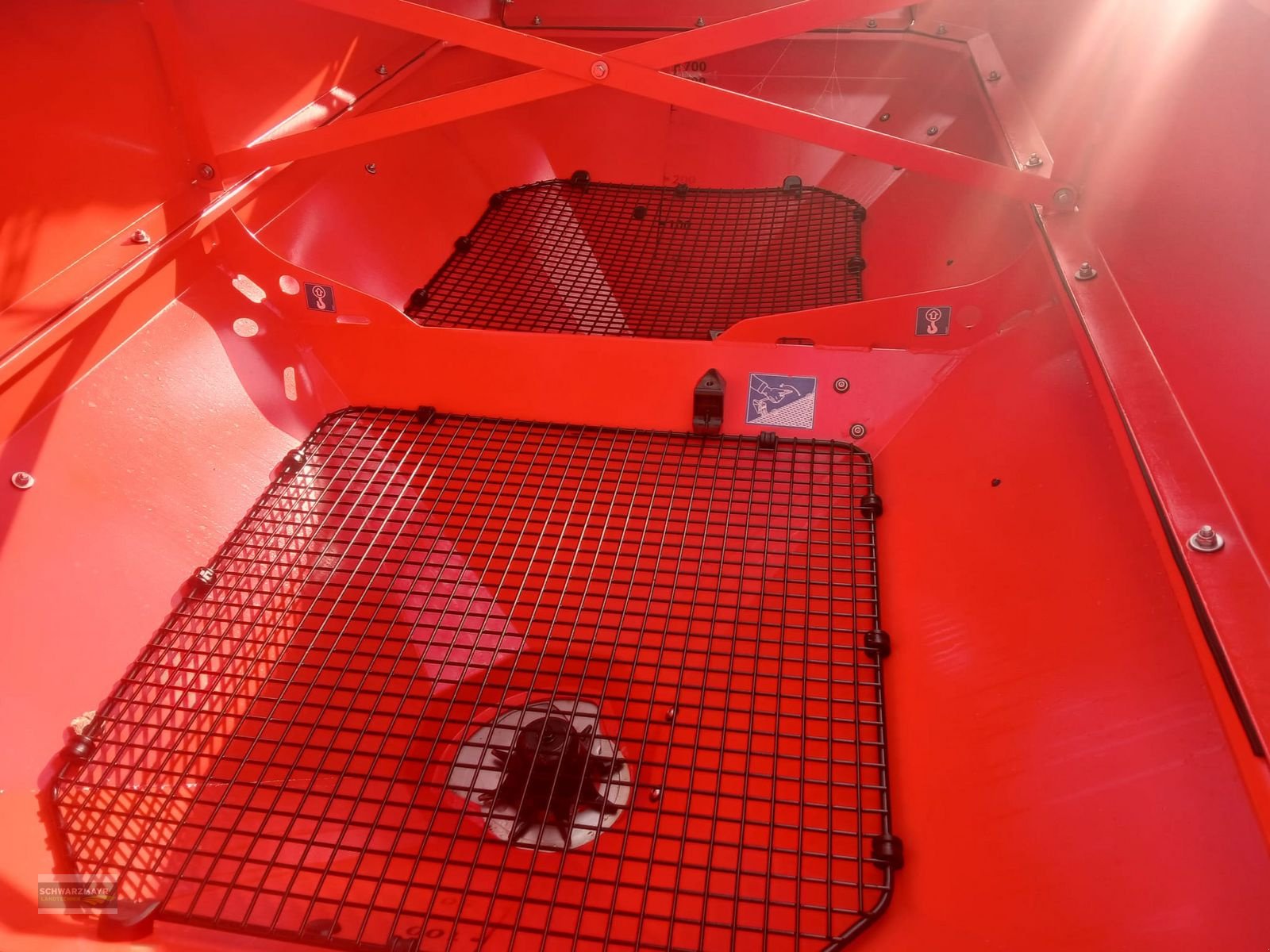 Düngerstreuer vrste Rauch AXIS 20.1 W mit 1.300 Liter Aufsatz und Abdeckpl, Gebrauchtmaschine v Aurolzmünster (Slika 15)