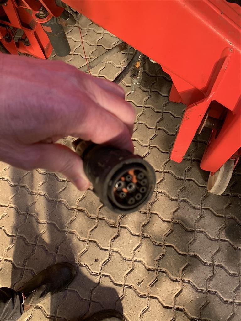 Düngerstreuer of the type Rauch AXIS 50.2 H EMC Kantspredningsudst. GSE pro, hydraulisk betjening, Gebrauchtmaschine in Tinglev (Picture 7)