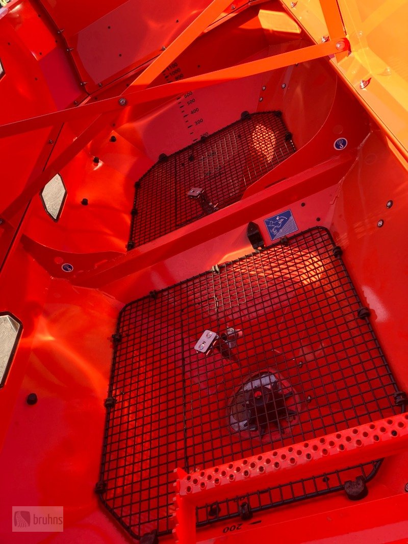 Düngerstreuer of the type Rauch AXIS H 30.2 EMC - VariSpread Pro NEU - Bj. 2025, Neumaschine in Karstädt (Picture 11)