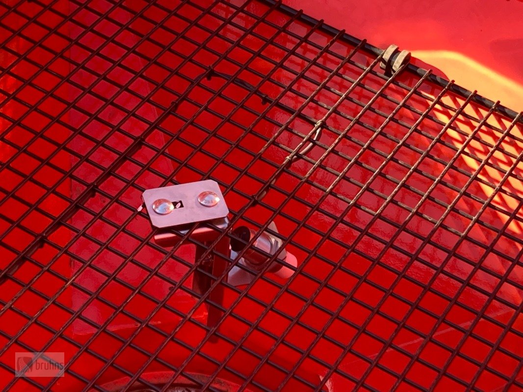 Düngerstreuer of the type Rauch AXIS H 30.2 EMC - VariSpread Pro NEU - Bj. 2025, Neumaschine in Karstädt (Picture 12)