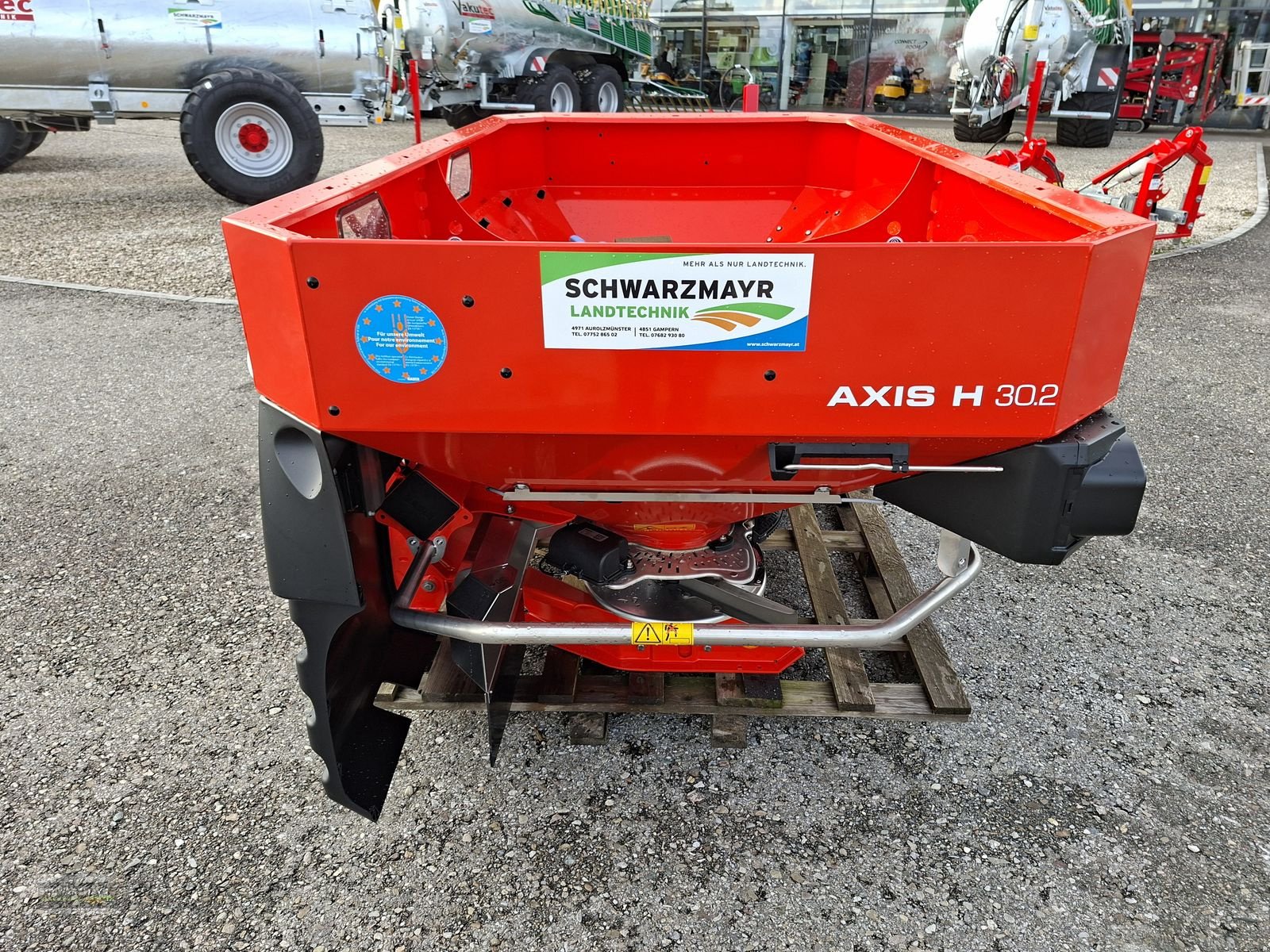 Düngerstreuer of the type Rauch Axis-H 30.2 EMC+W, Neumaschine in Gampern (Picture 2)