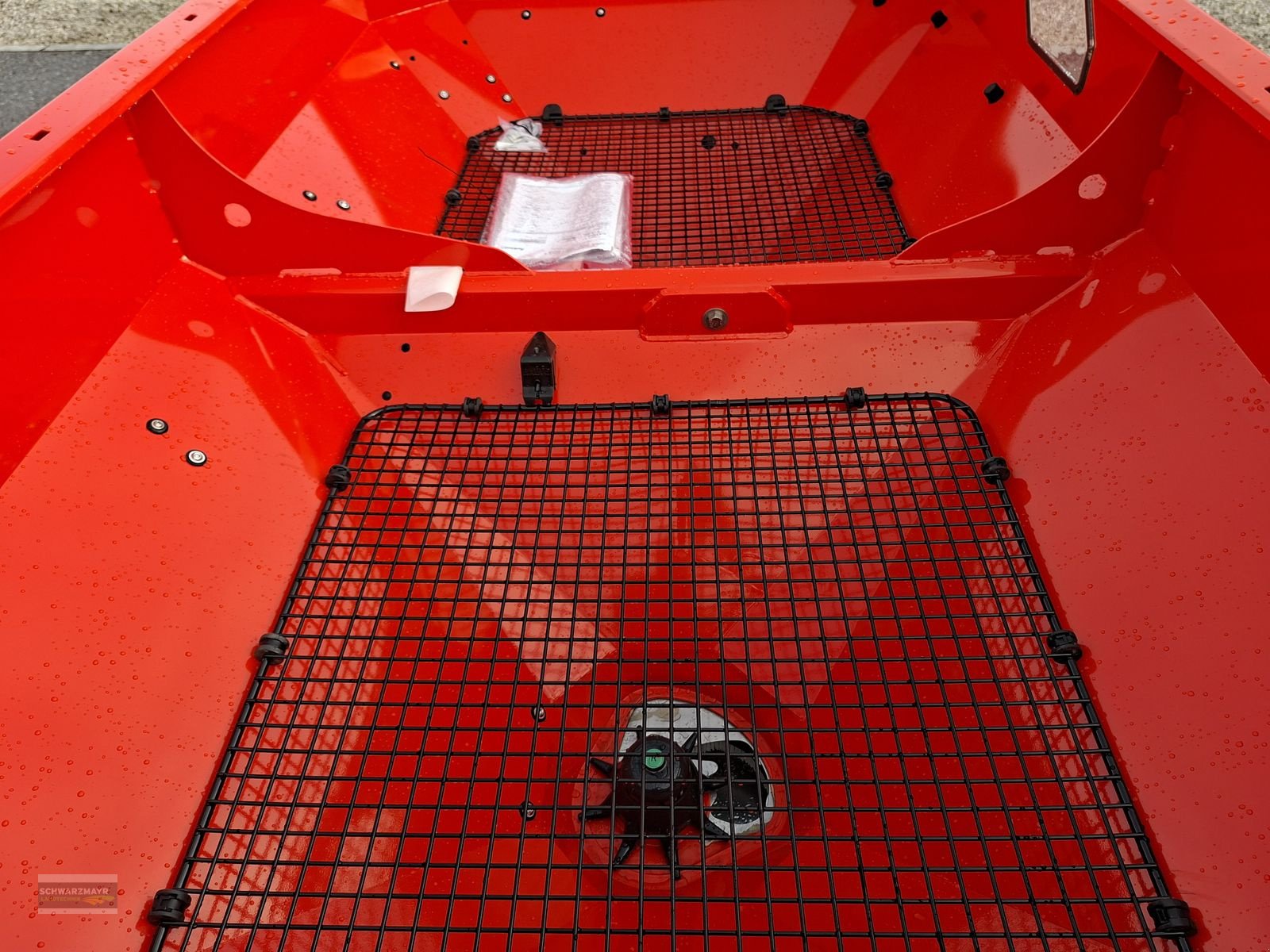 Düngerstreuer of the type Rauch Axis-H 30.2 EMC+W, Neumaschine in Gampern (Picture 12)