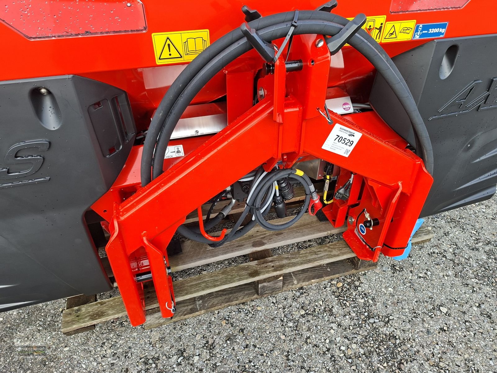 Düngerstreuer of the type Rauch Axis-H 30.2 EMC+W, Neumaschine in Gampern (Picture 13)