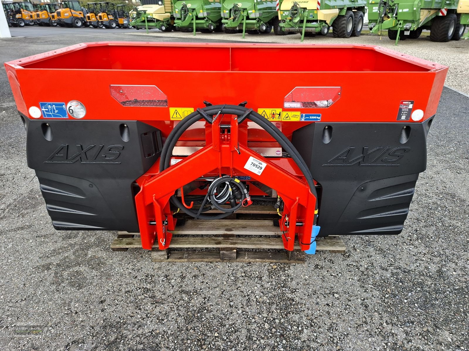 Düngerstreuer of the type Rauch Axis-H 30.2 EMC+W, Neumaschine in Gampern (Picture 4)