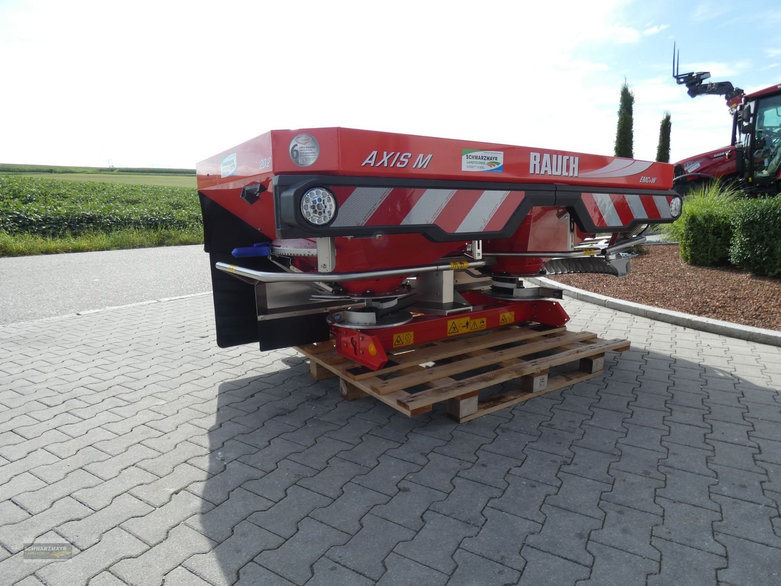 Düngerstreuer of the type Rauch Axis-M 20.2 EMC+W Quantron A, Neumaschine in Aurolzmünster (Picture 2)