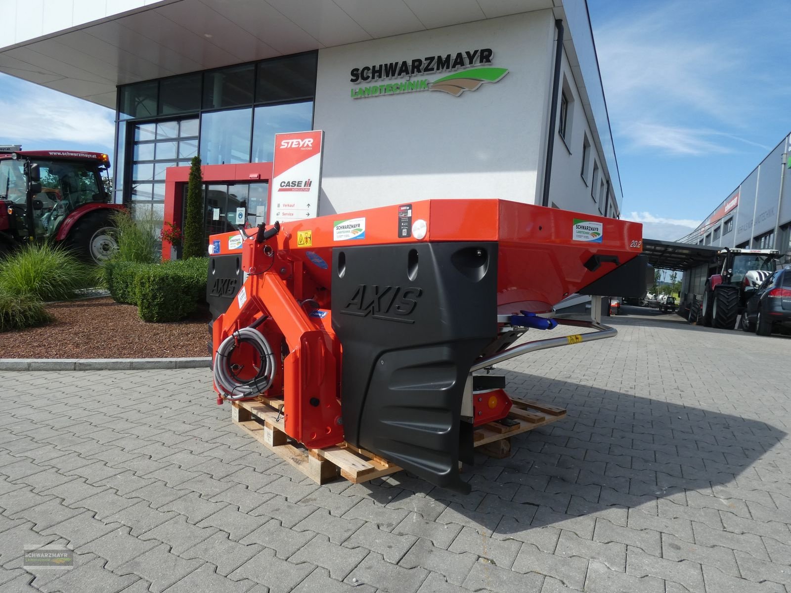 Düngerstreuer of the type Rauch Axis-M 20.2 EMC+W Quantron A, Neumaschine in Aurolzmünster (Picture 1)