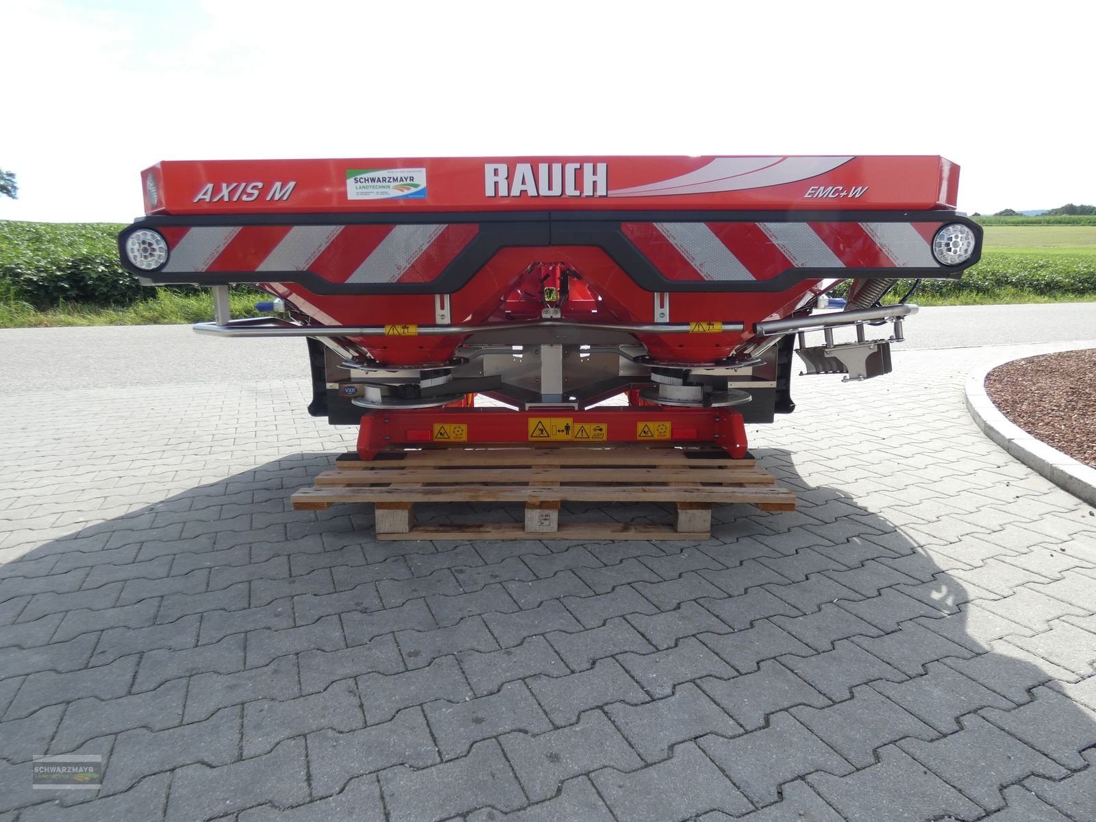 Düngerstreuer of the type Rauch Axis-M 20.2 EMC+W Quantron A, Neumaschine in Aurolzmünster (Picture 5)