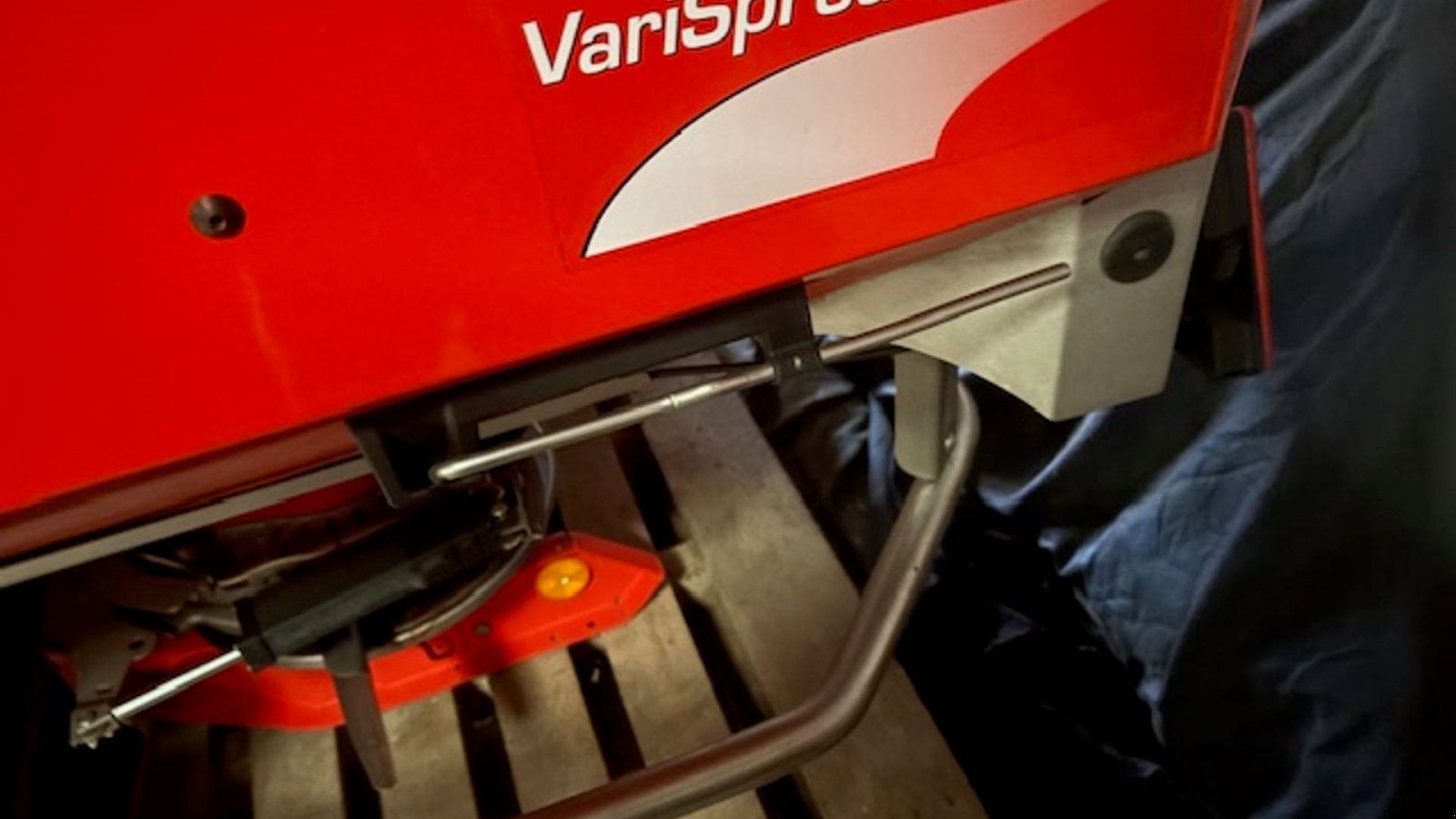 Düngerstreuer типа Rauch Axis M 30.2 EMC, Gebrauchtmaschine в Dronninglund (Фотография 7)