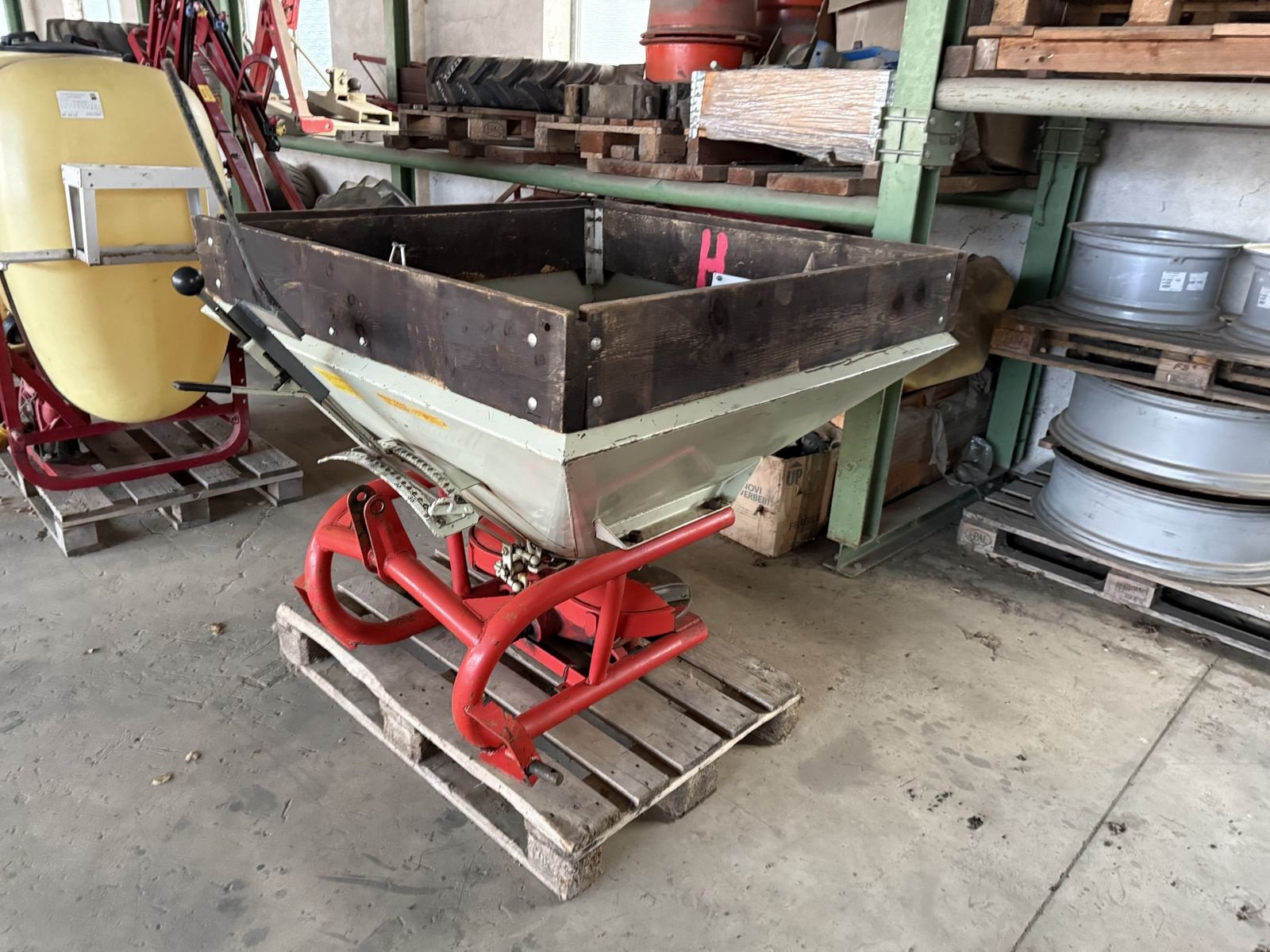 Düngerstreuer des Typs Rauch Komet ZS 450N Streuer, Gebrauchtmaschine in Hohenruppersdorf (Bild 3)