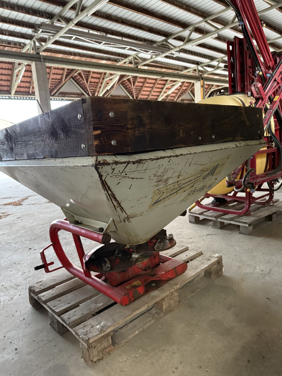 Düngerstreuer des Typs Rauch Komet ZS 450N Streuer, Gebrauchtmaschine in Hohenruppersdorf (Bild 8)