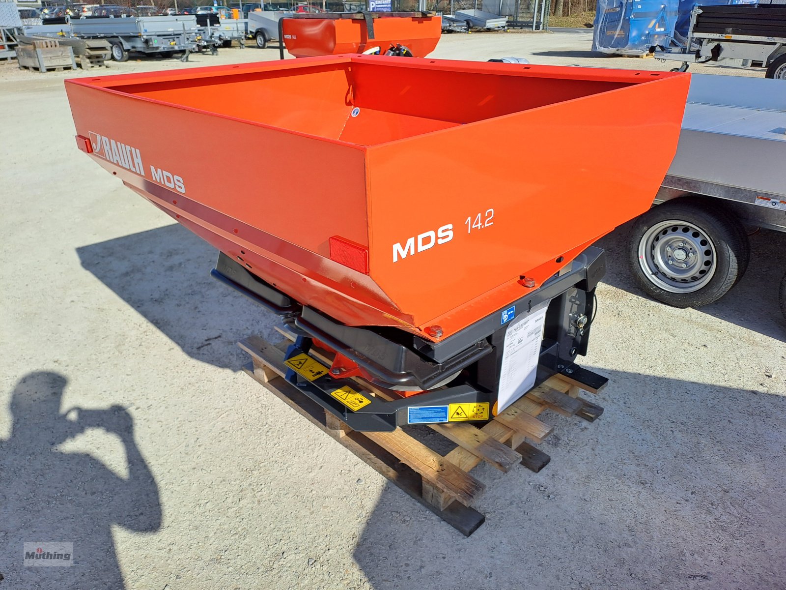 Düngerstreuer des Typs Rauch MDS 14.2, Neumaschine in Neumarkt (Bild 2)