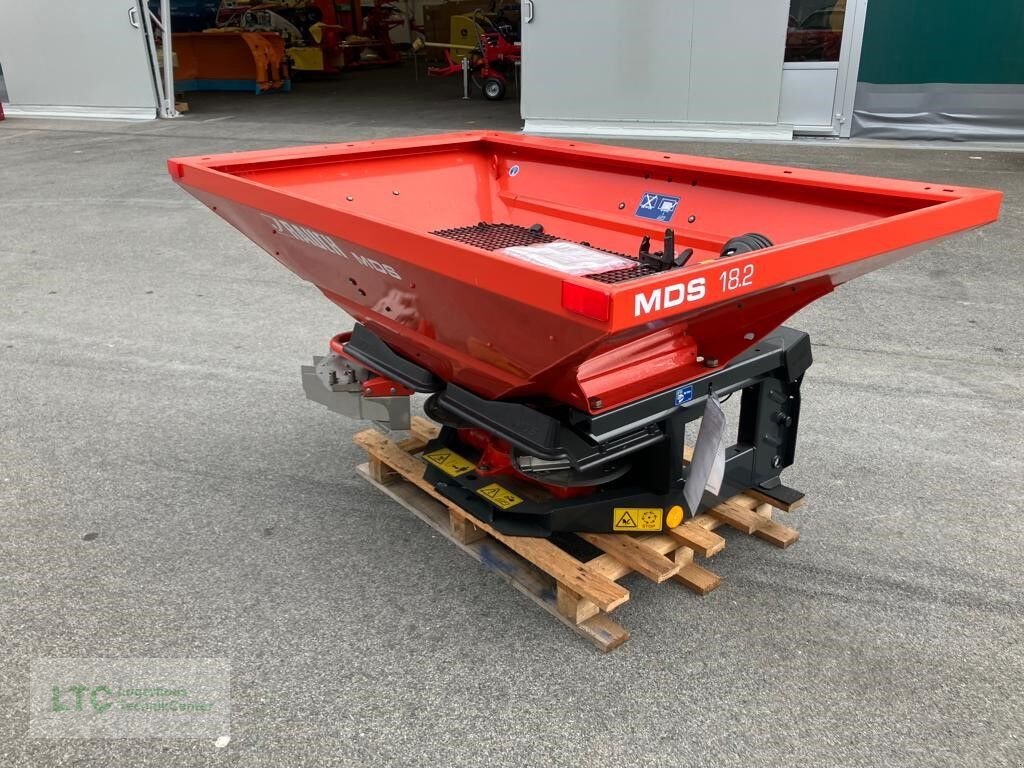 Düngerstreuer of the type Rauch MDS 18.2 R, Neumaschine in Korneuburg (Picture 1)