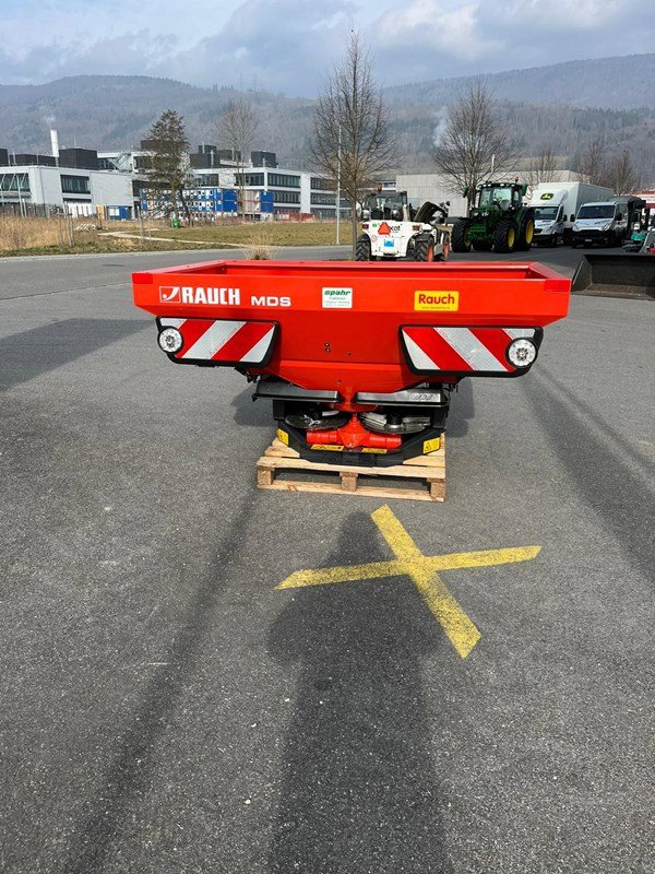 Düngerstreuer of the type Rauch MDS 20.2-C, Neumaschine in Lengnau (Picture 3)