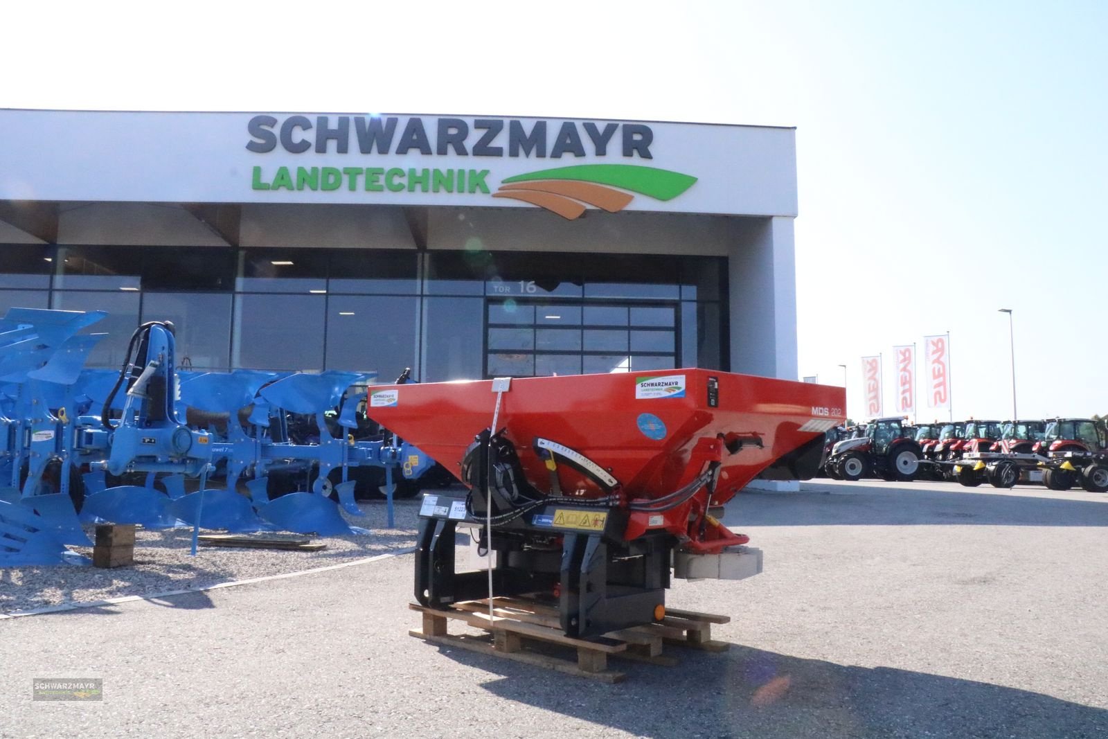 Düngerstreuer of the type Rauch MDS 20.2 E-Click, Neumaschine in Aurolzmünster (Picture 1)