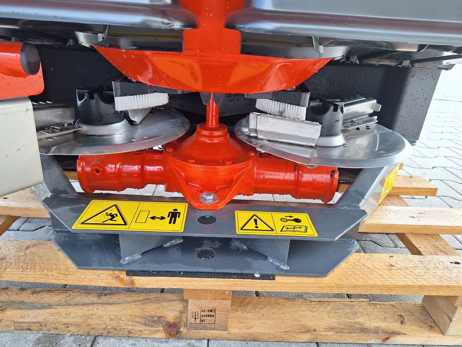 Düngerstreuer of the type Rauch MDS 20.2 E-Click, Neumaschine in Aurolzmünster (Picture 15)