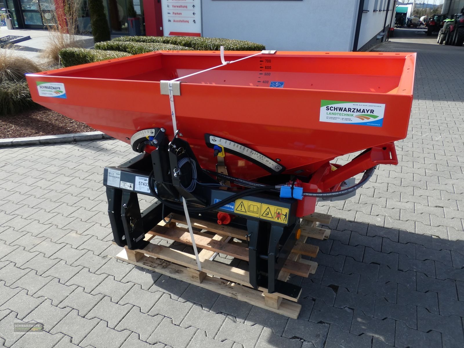 Düngerstreuer des Typs Rauch MDS 20.2 E-Click, Neumaschine in Aurolzmünster (Bild 4)