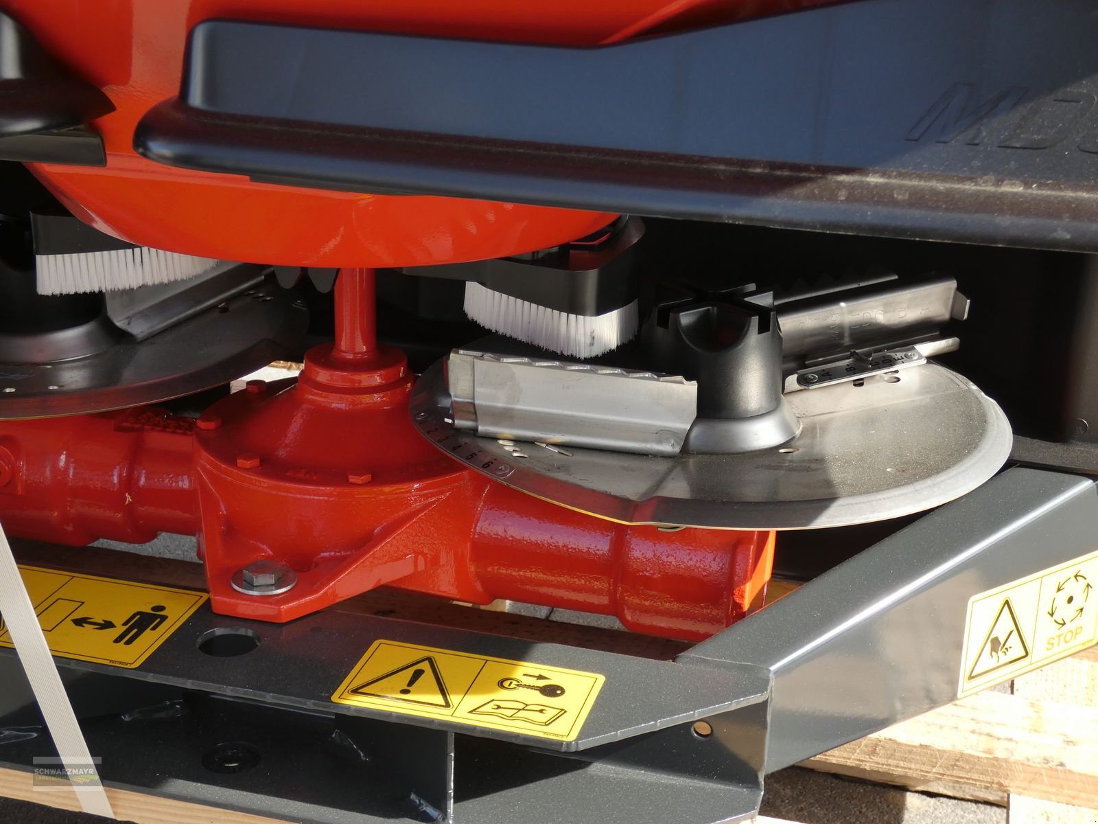 Düngerstreuer des Typs Rauch MDS 20.2 E-Click, Neumaschine in Aurolzmünster (Bild 15)