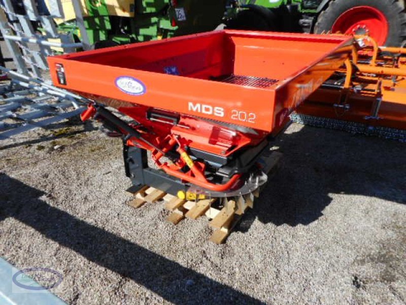 Düngerstreuer of the type Rauch MDS 20.2 E-Click, Neumaschine in Münzkirchen (Picture 4)