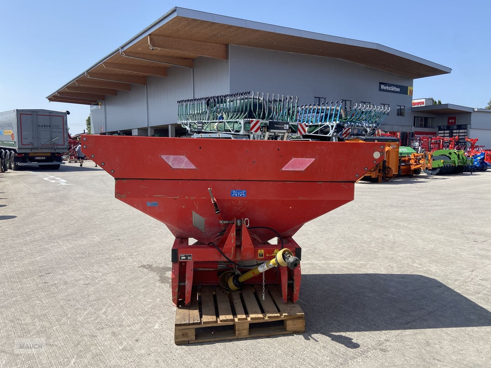Düngerstreuer des Typs Rauch MDS 901 + Aufsatz, Gebrauchtmaschine in Burgkirchen (Bild 2)