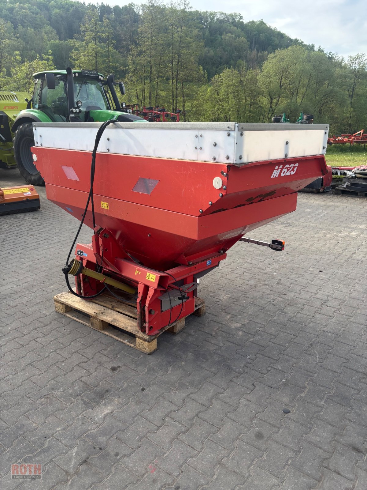 Düngerstreuer des Typs Rauch MDS 932 R, Gebrauchtmaschine in Untermünkheim (Bild 2)