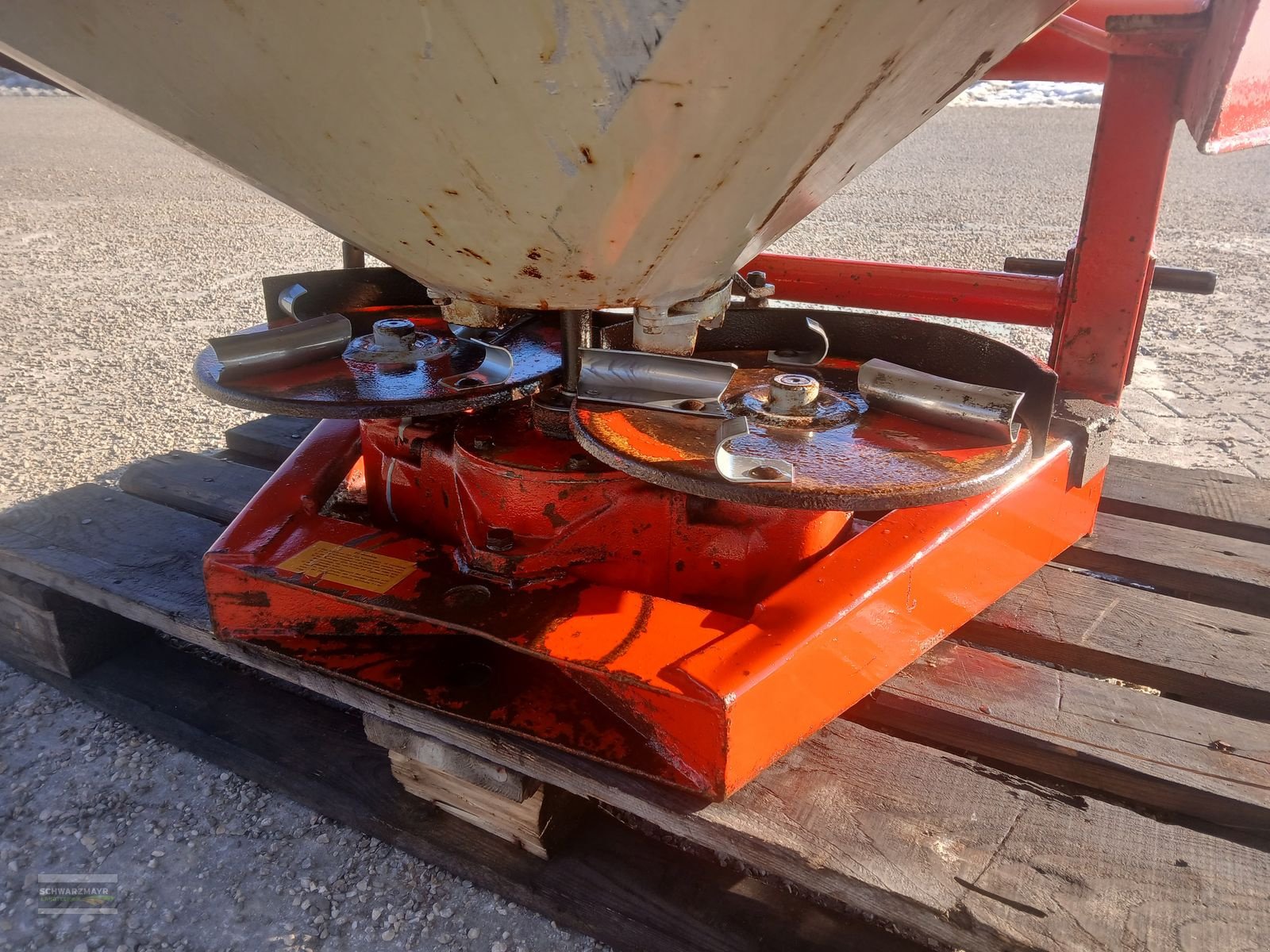 Düngerstreuer Türe ait Rauch ZS 600, Gebrauchtmaschine içinde Aurolzmünster (resim 9)