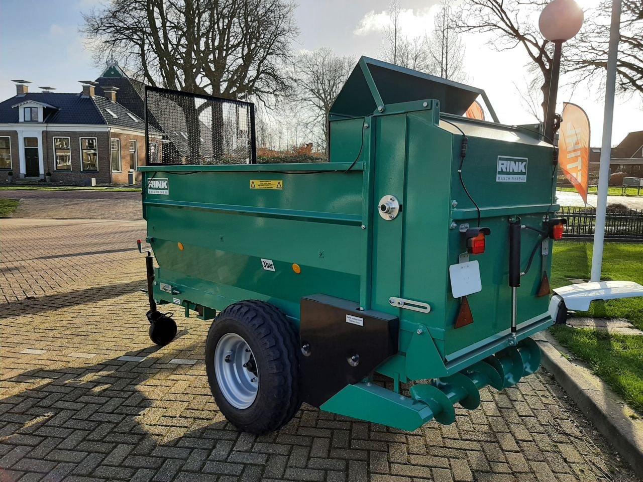 Düngerstreuer of the type Rink WBS-20, Neumaschine in Hardegarijp (Picture 5)