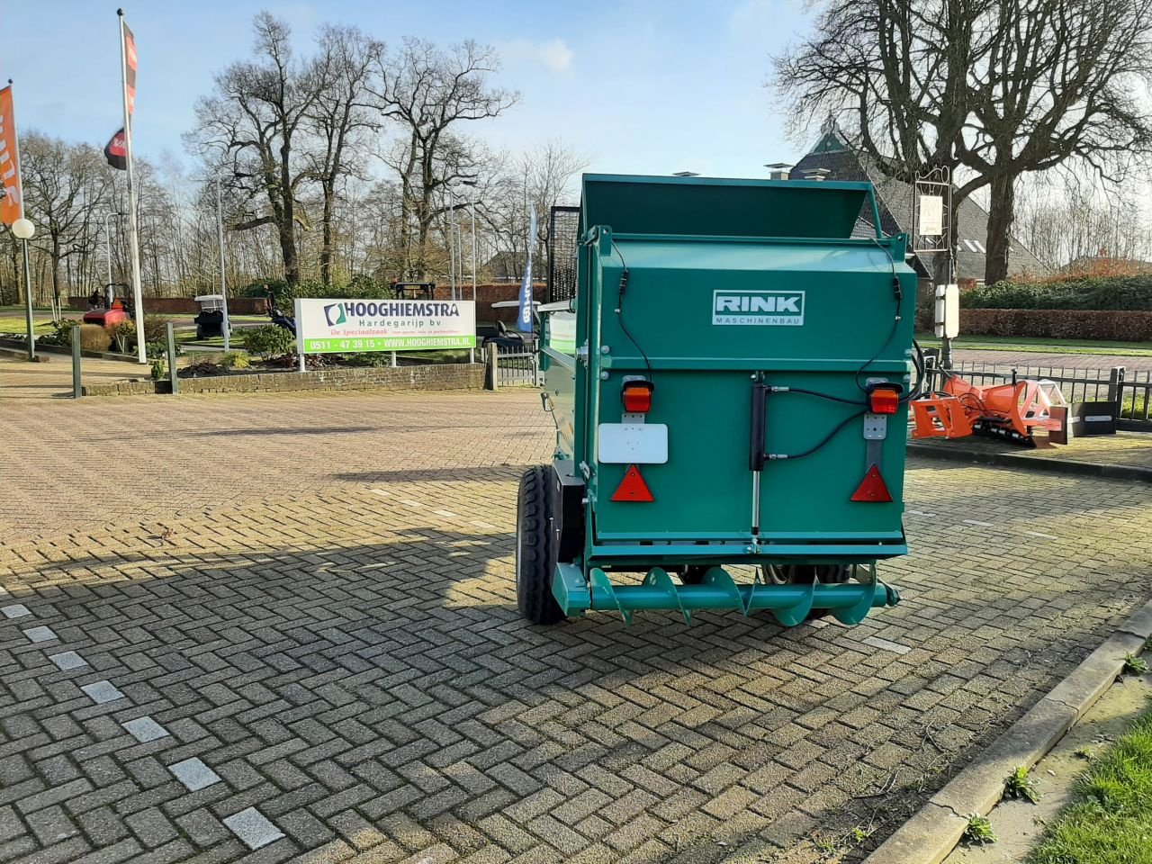 Düngerstreuer of the type Rink WBS-20, Neumaschine in Hardegarijp (Picture 4)